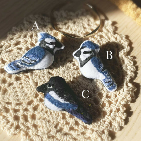 Embroidery wild birds brooch - Blue Jay & Magpie