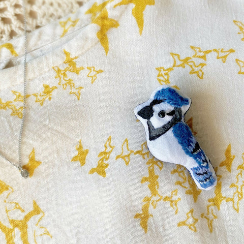 Embroidery wild birds brooch - Blue Jay & Magpie