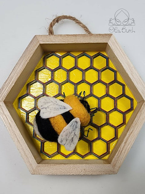 1 Felted Bumblebee