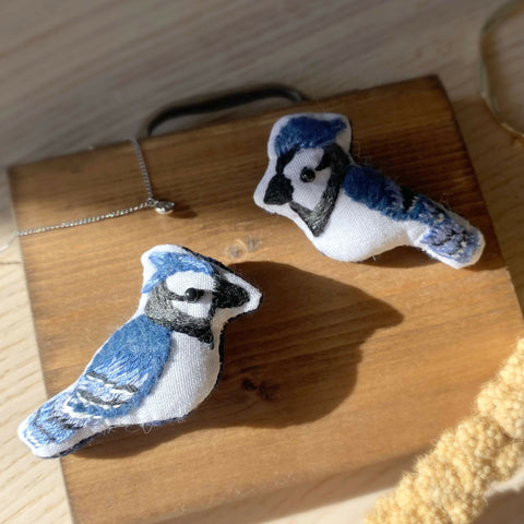 Embroidery wild birds brooch - Blue Jay & Magpie