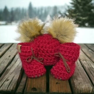 Hat & Bootie Set - 6-12 months