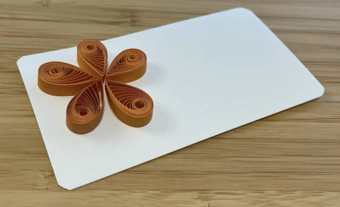 Paper quilled mini card with heart envelope
