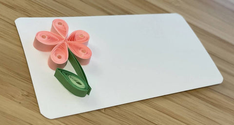 Paper quilled mini card with heart envelope