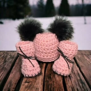 Hat & Bootie Set - 6-12 months