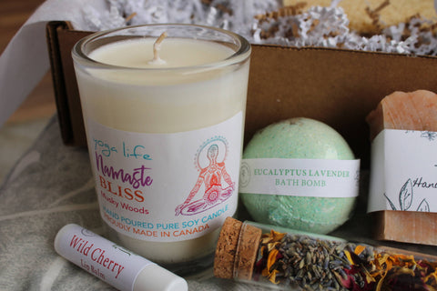 Ultimate Self Care Gift Box, Soy Candle, Eucalyptus Bath Bomb, Natural Soap Bar, Beeswax Lip Balm, Dried Flowers